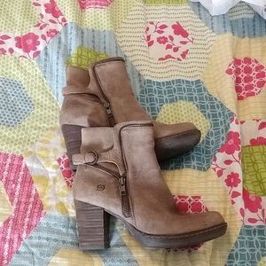 Born light brown booties